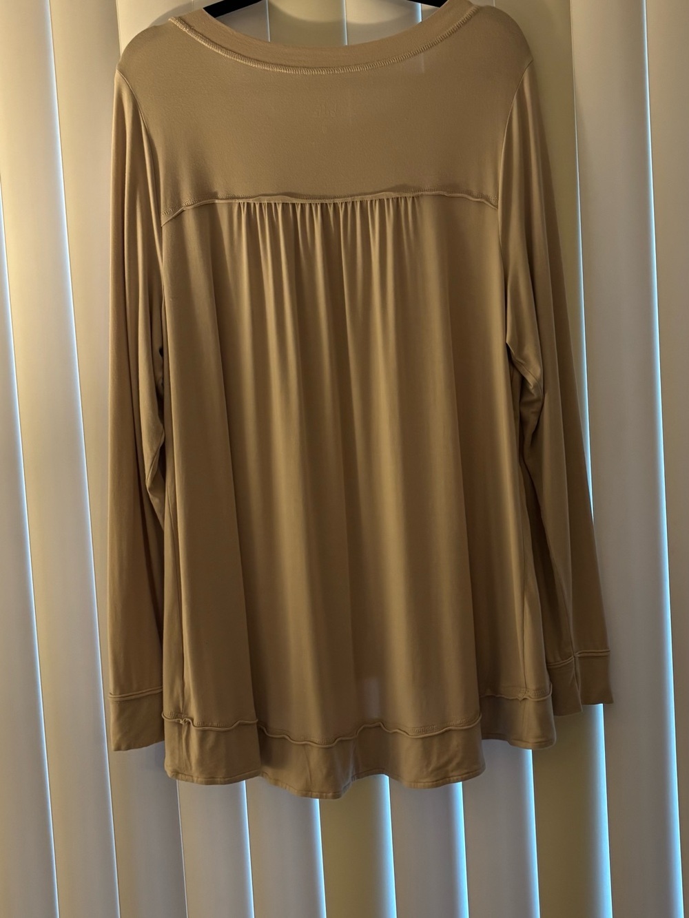 Belle Kim Gravel Long-Sleeve Scoop Neck Women’s Top Tan Size L - Picture 4 of 9